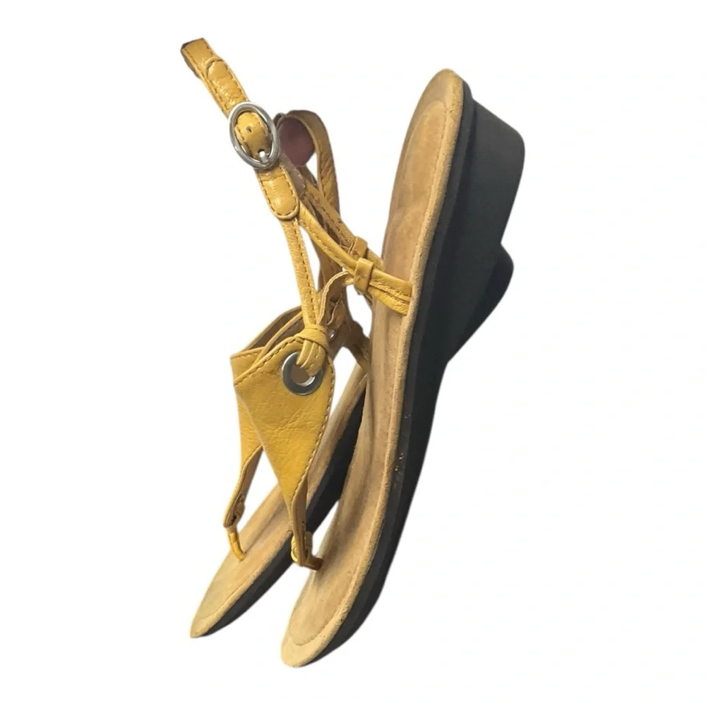 Naturalizer‎ T-Strap Sandals 💛 Leather | Women’s 8